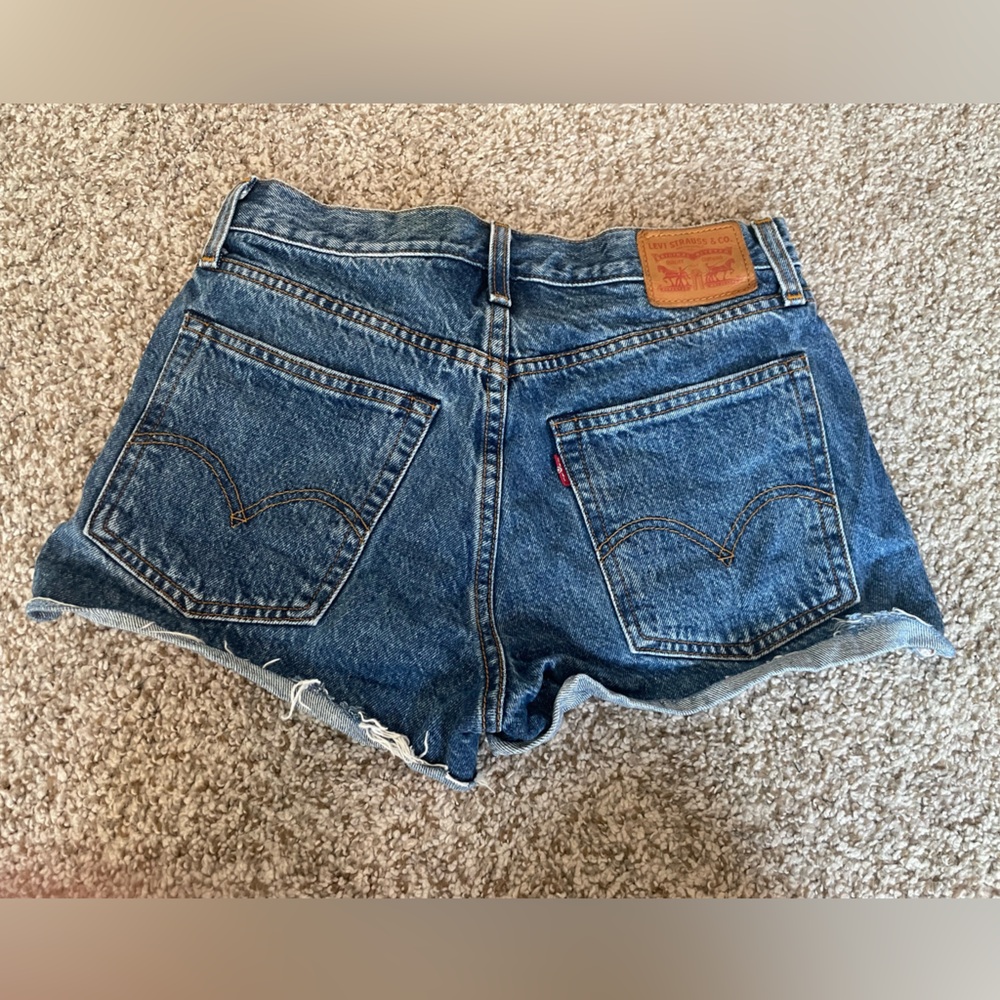 Levi’s Women’s Cut Off Jean Shorts‎ 27 White Oak Cone Denim